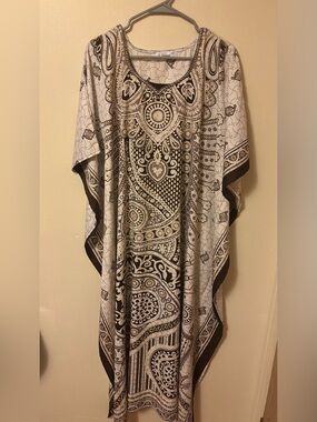 Black & White Paisley Medallion Kaftan Nightgown Muumuu